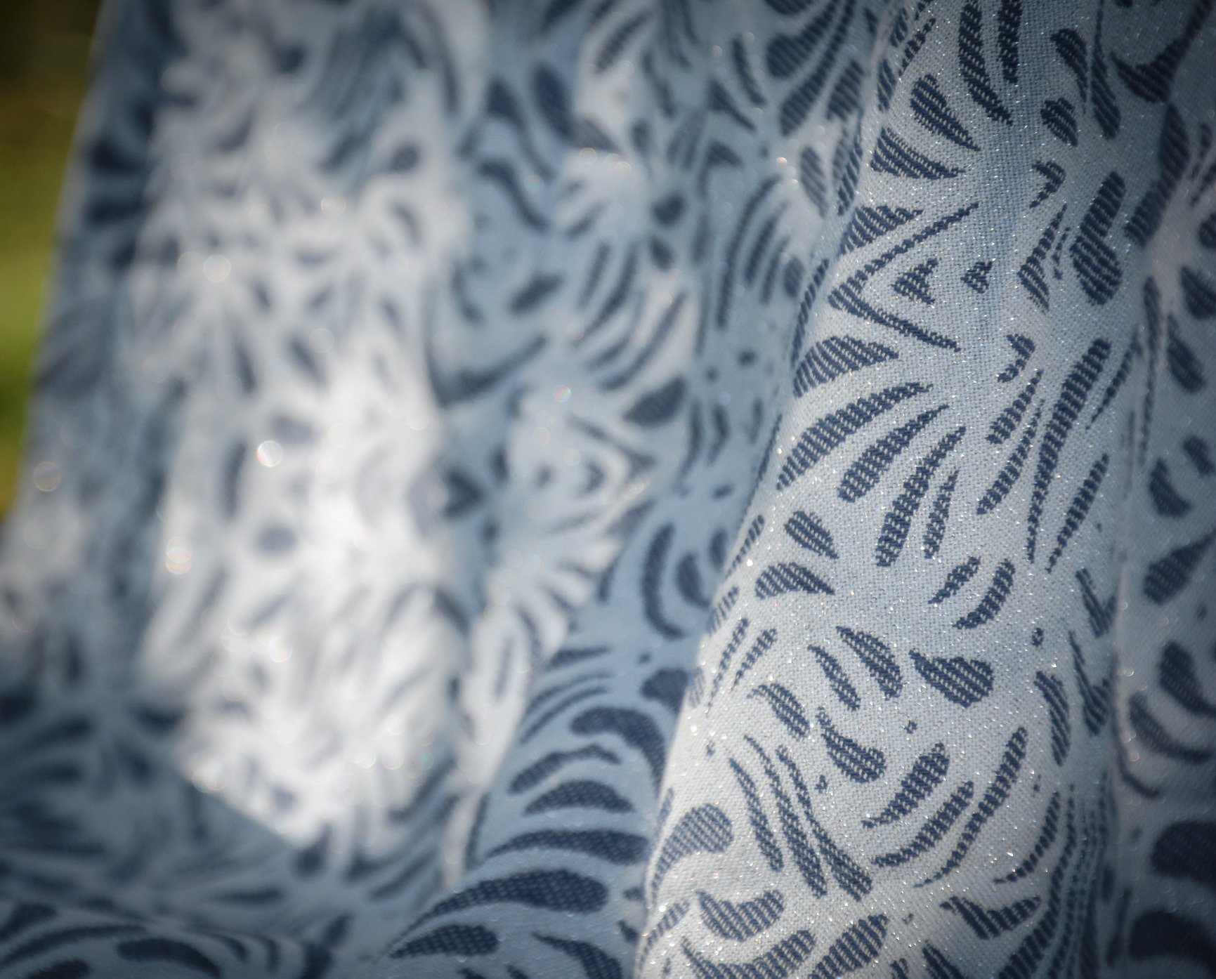 Lovaloom PETALON DEEP BLUE Wrap (merino, mulberry silk, linen, polyester) Image