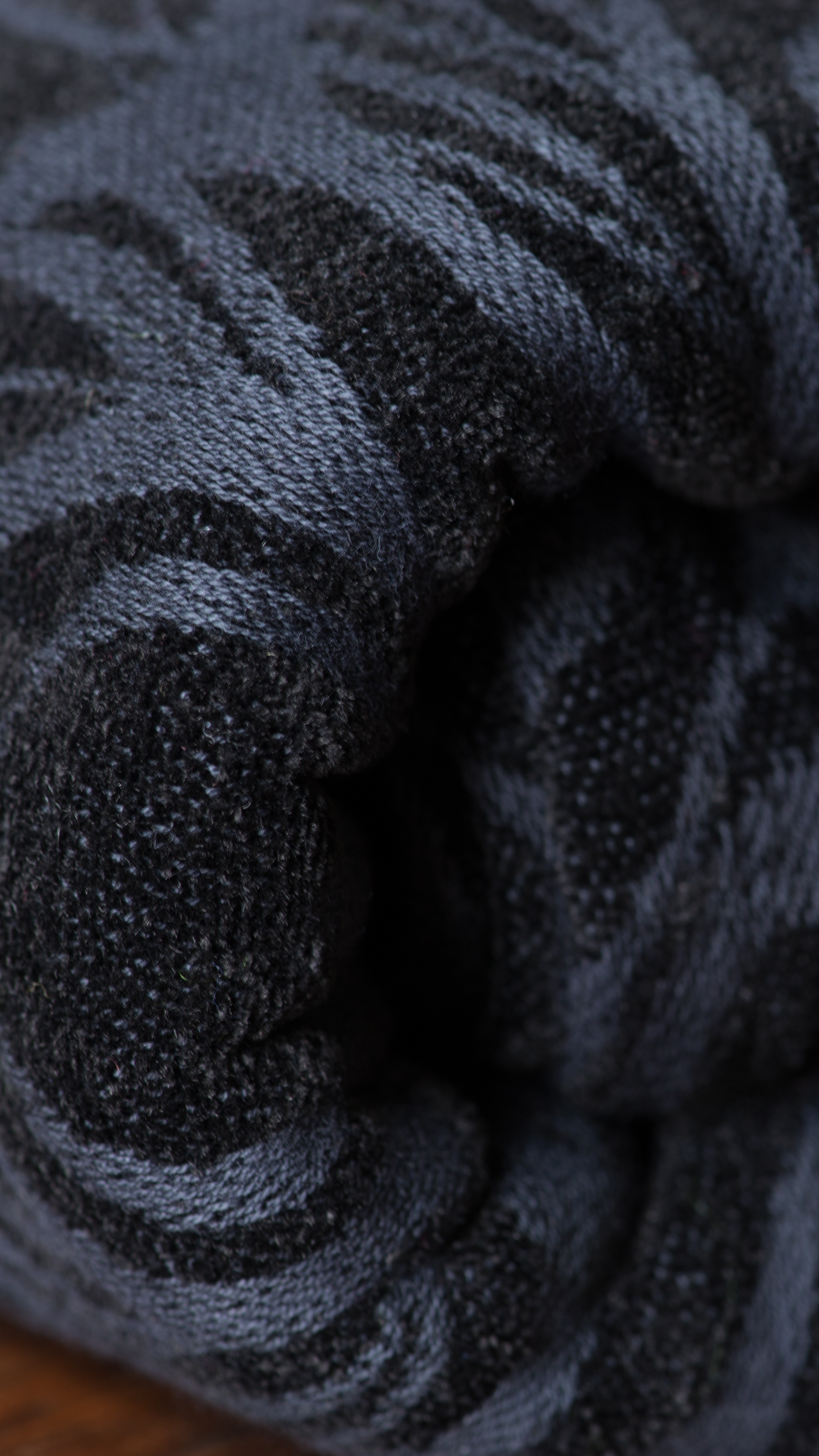 Artipoppe Argus Towel BlackBlack Wrap (linen) Image