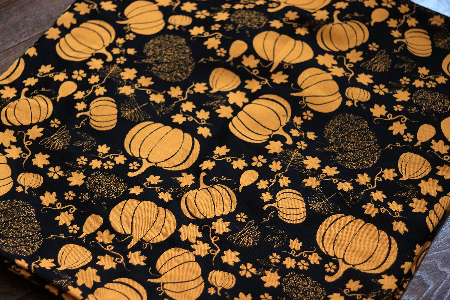 Lolly Wovens PUMPKINS NIGHT   Image