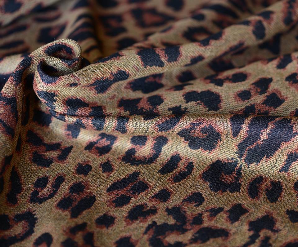 Artipoppe The Ultimate Leopard Wrap (wild silk) Image
