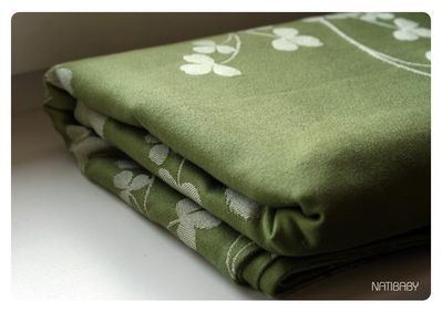 Natibaby Clovers olive/white Wrap (silk) Image