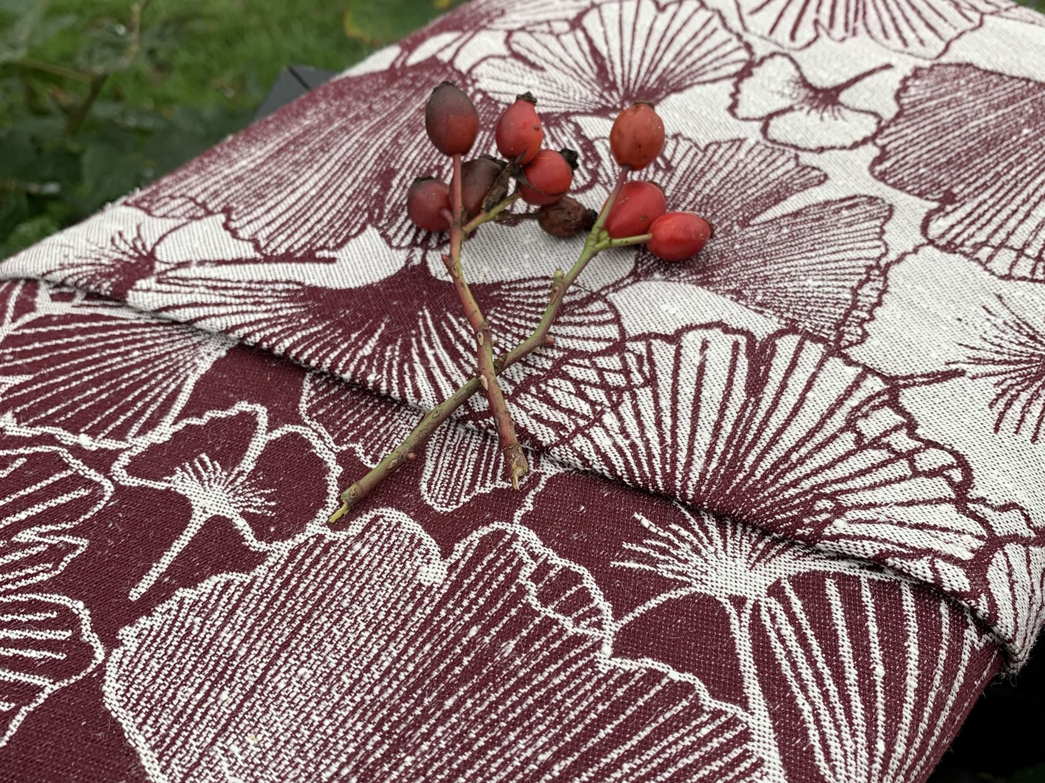 Levate Leaves of Ginkgo Oxalis Wrap (wool, tussah) Image