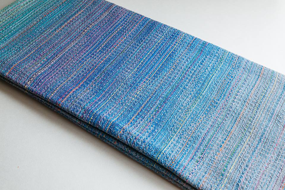 Rainbow cloud crackle weave Indigo Wrap (cottolin) Image