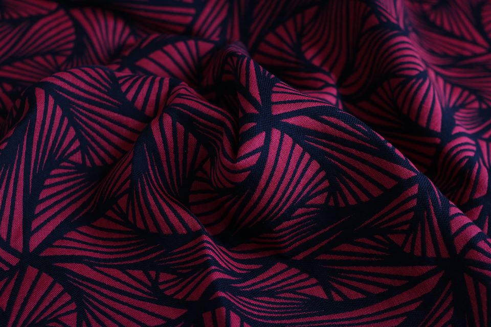 Yaro Slings Magnetic Contra Red Black Hemp Wool Wrap (hemp, wool) Image