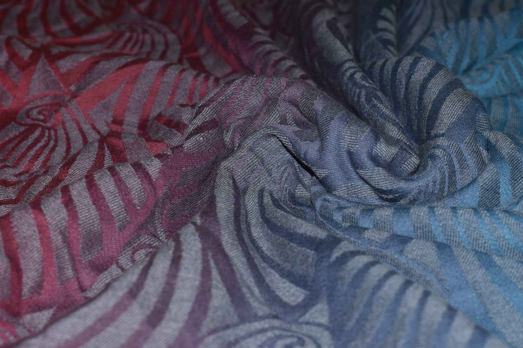 Yaro Slings Dandy Coral Reef Grad Grey Wool Wrap (wool) Image