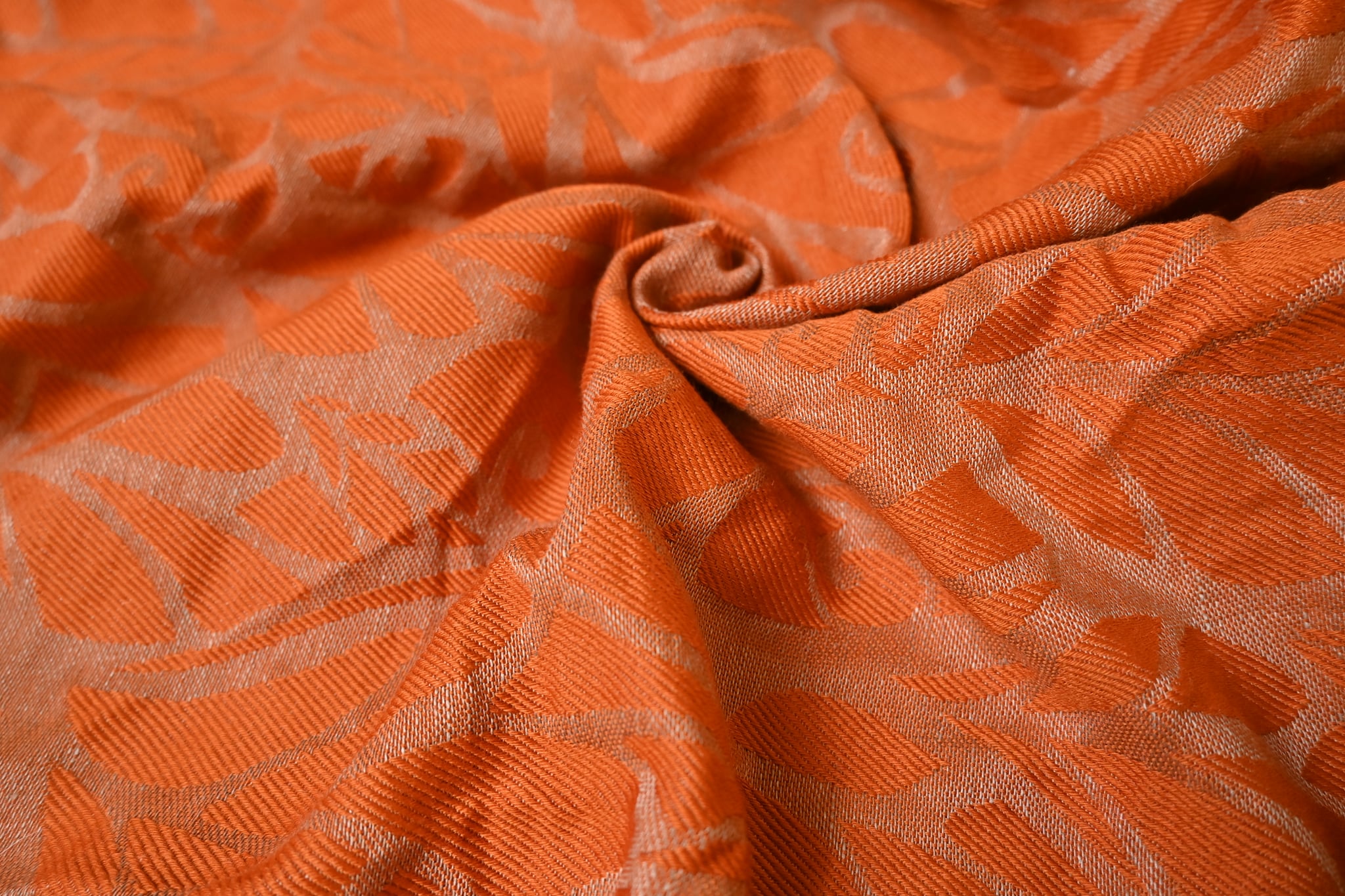 Solnce Genesis Goldfish Wrap (linen) Image