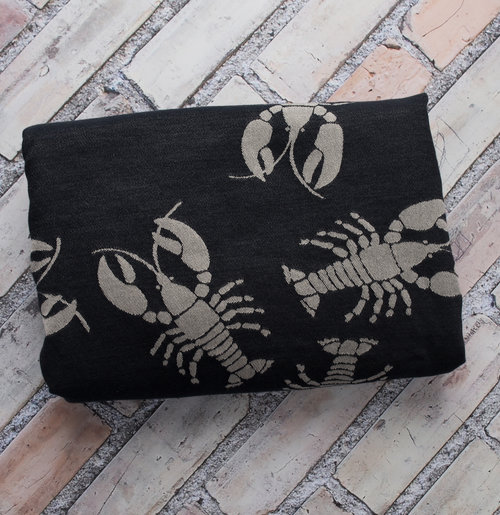 Pavo Form Lobsters Dusk Wrap  Image