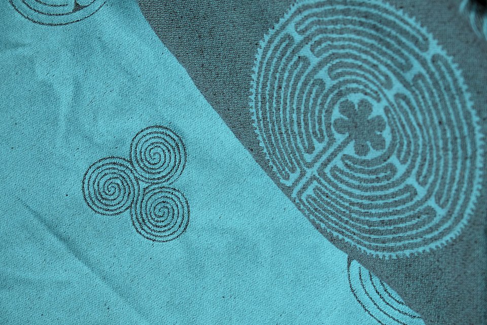 Vatanai labirinth Wrap (bourette silk) Image