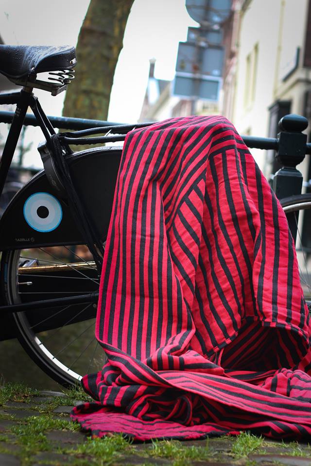 Yaro Slings Stripes Contra Black Red Wool Hemp Wrap (wool, hemp) Image