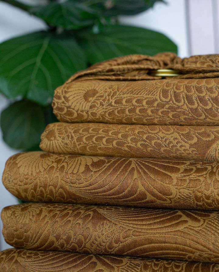 Linuschka Owls Vintage Gold Wrap (linen, cashmere) Image