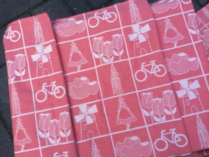 Yaro Slings Dutch Tiles Red Wrap  Image