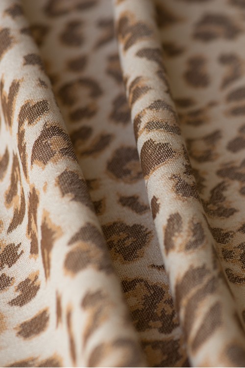 Artipoppe LEOPARD STORY Wrap (mulberry silk) Image