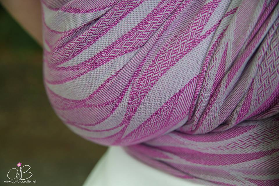 Neisna Flow Phlox Wrap (bamboo, mulberry silk) Image