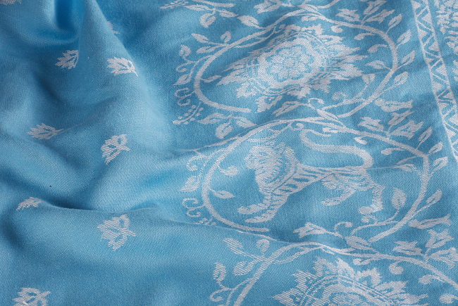 Diva Milano Barocco Lions Cielo Wrap (linen, silk) Image