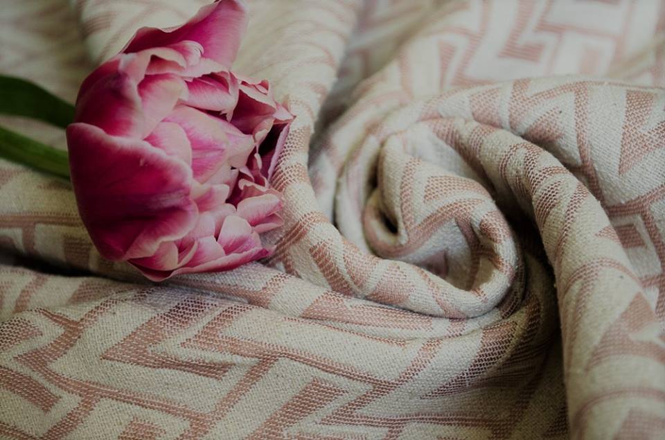 Coco-N Babywearing fashion Oh-la-la Pink Brilliant Wrap (bourette silk, mulberry silk, hemp, wool) Image