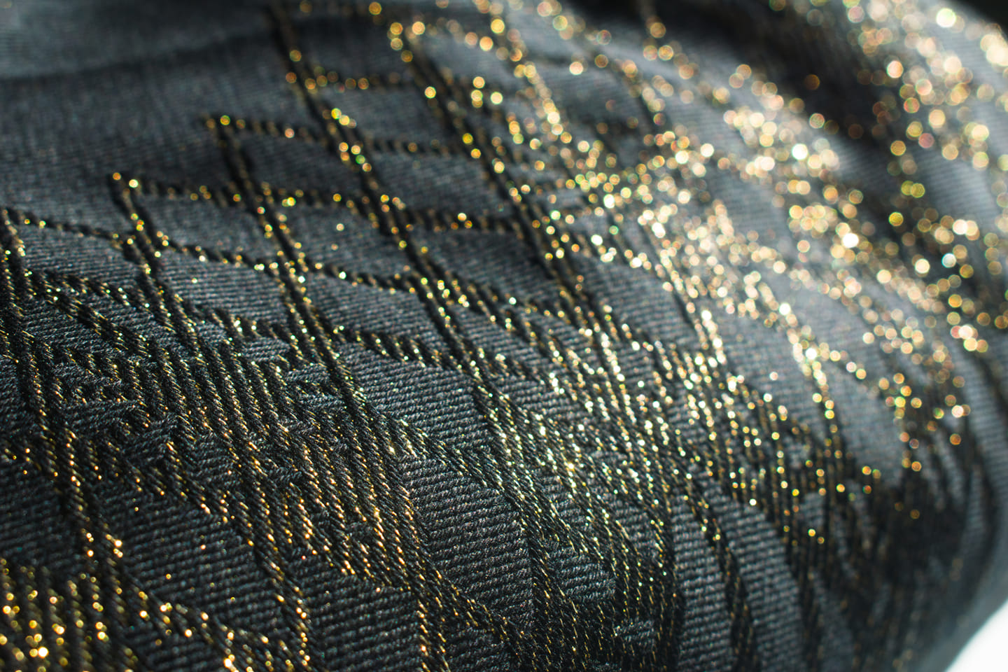 Woven Bliss LINEART Woven Gold Wrap  Image