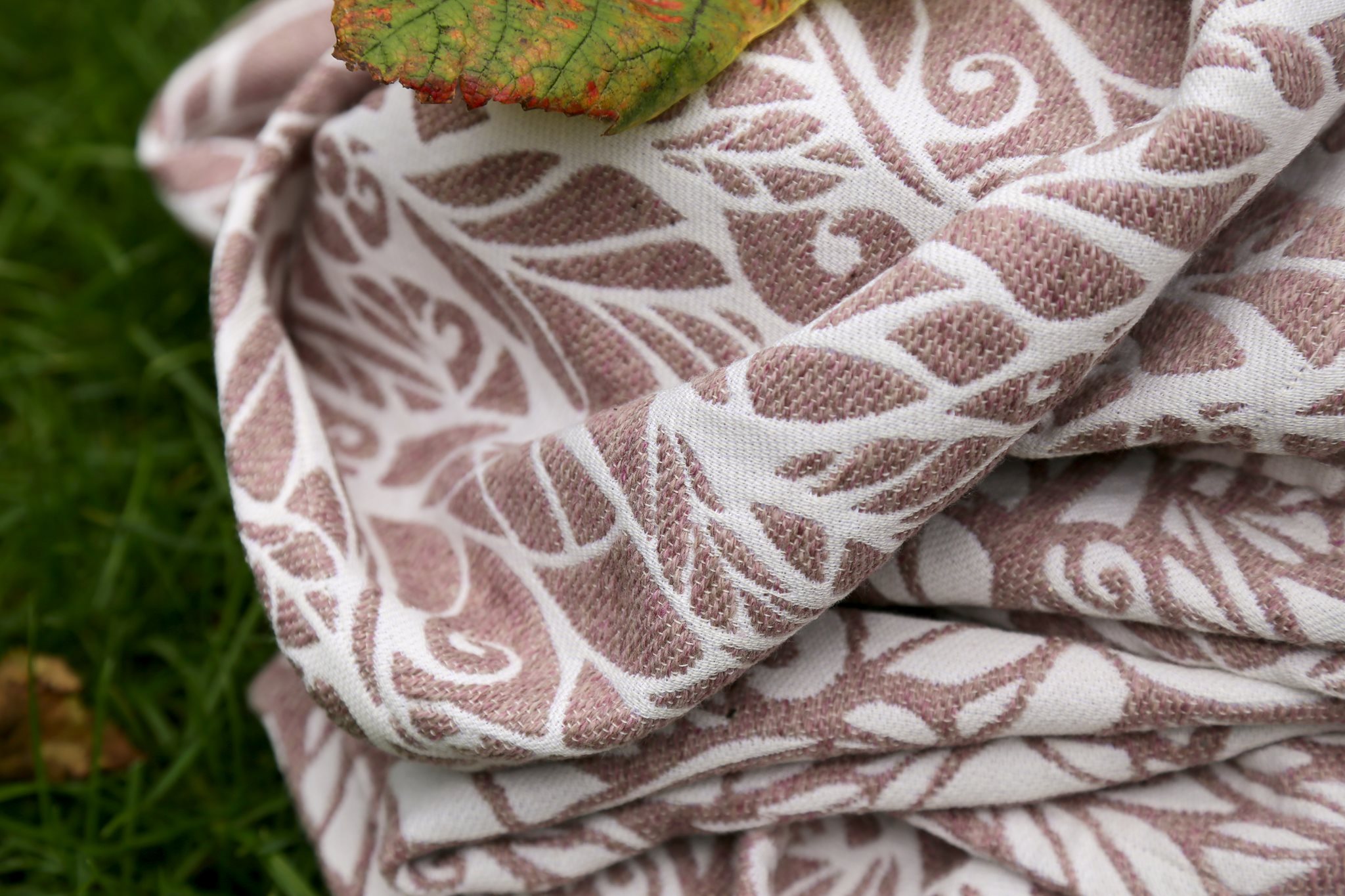 Solnce Genesis Taupe Rose Wrap (cashmere) Image