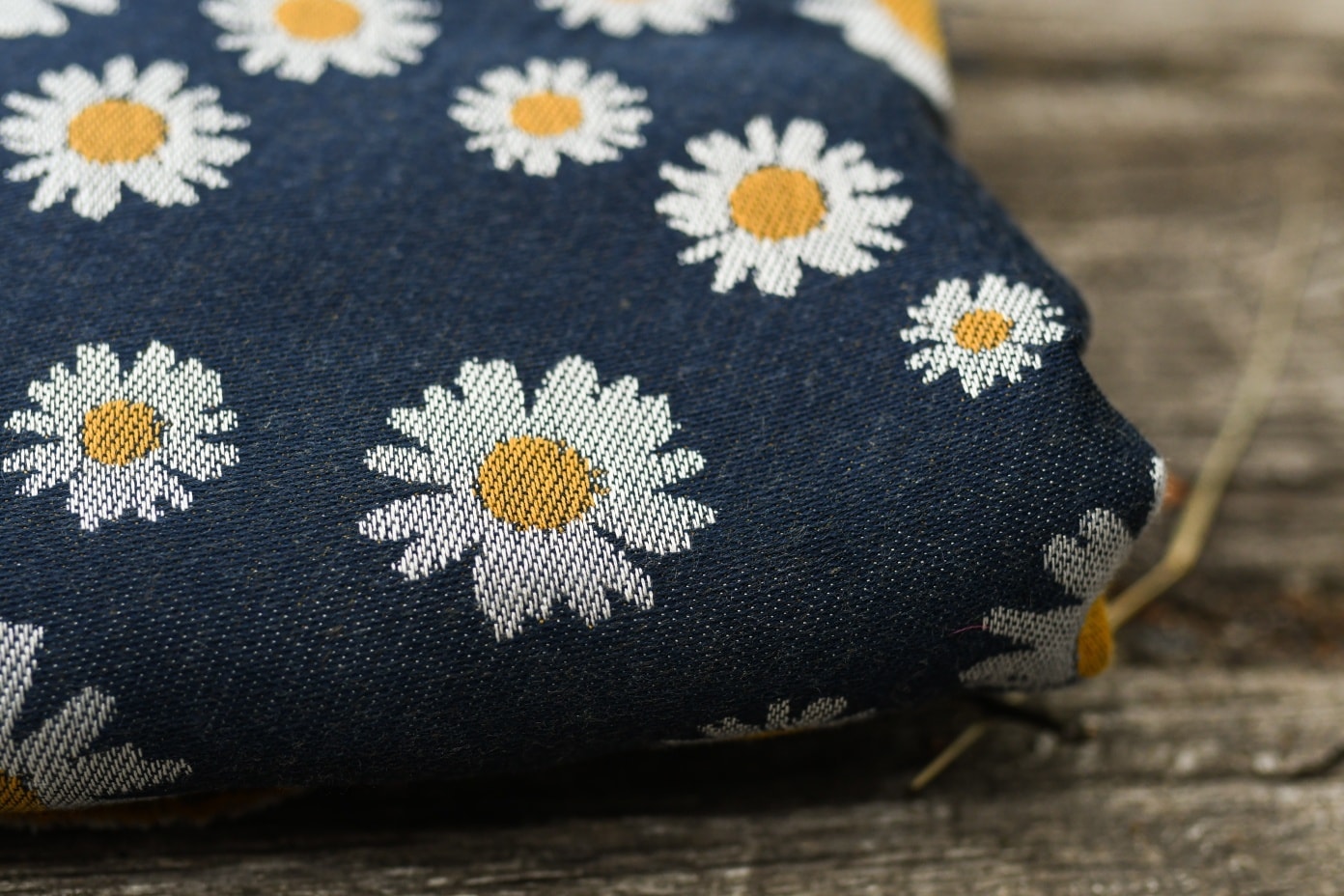 Woven Bliss Daisies Rustic  Wrap (bamboo) Image