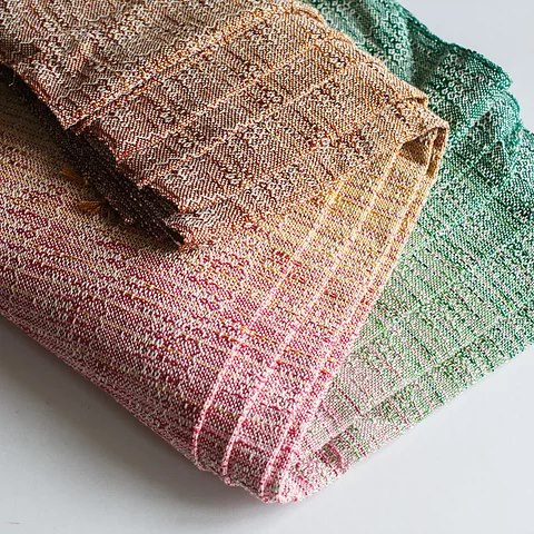 Rainbow cloud crackle weave Peony Wrap (linen) Image