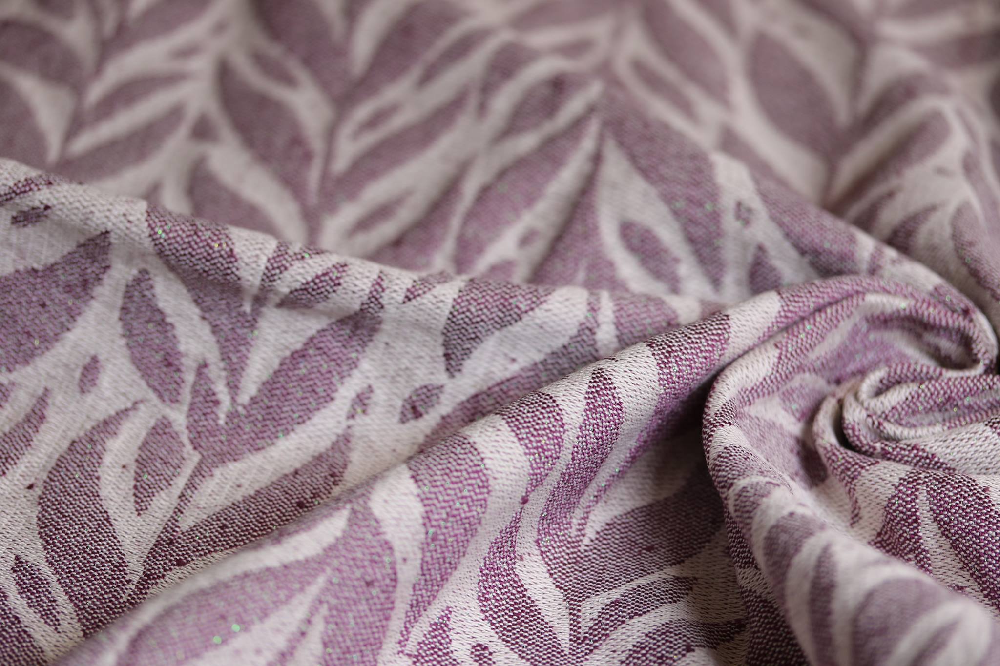 Neisna Vide Berry Ice Wrap (schappe silk, lurex, silk) Image