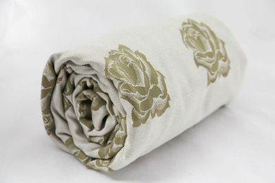 Lenny Lamb roses Green and White Rose Wrap  Image