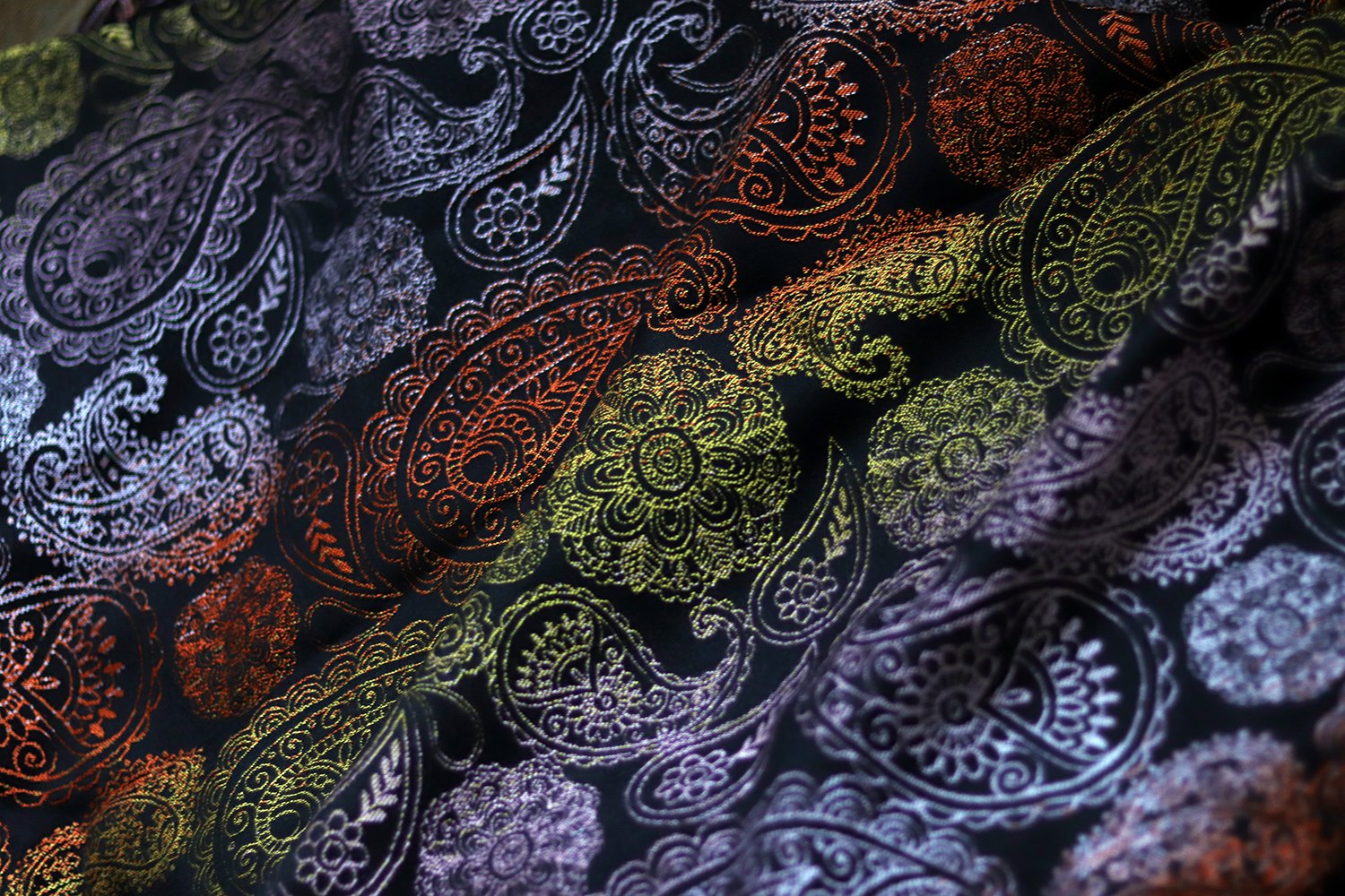 Lolly Wovens Paisley Spicy Eclipse Wrap (bamboo) Image