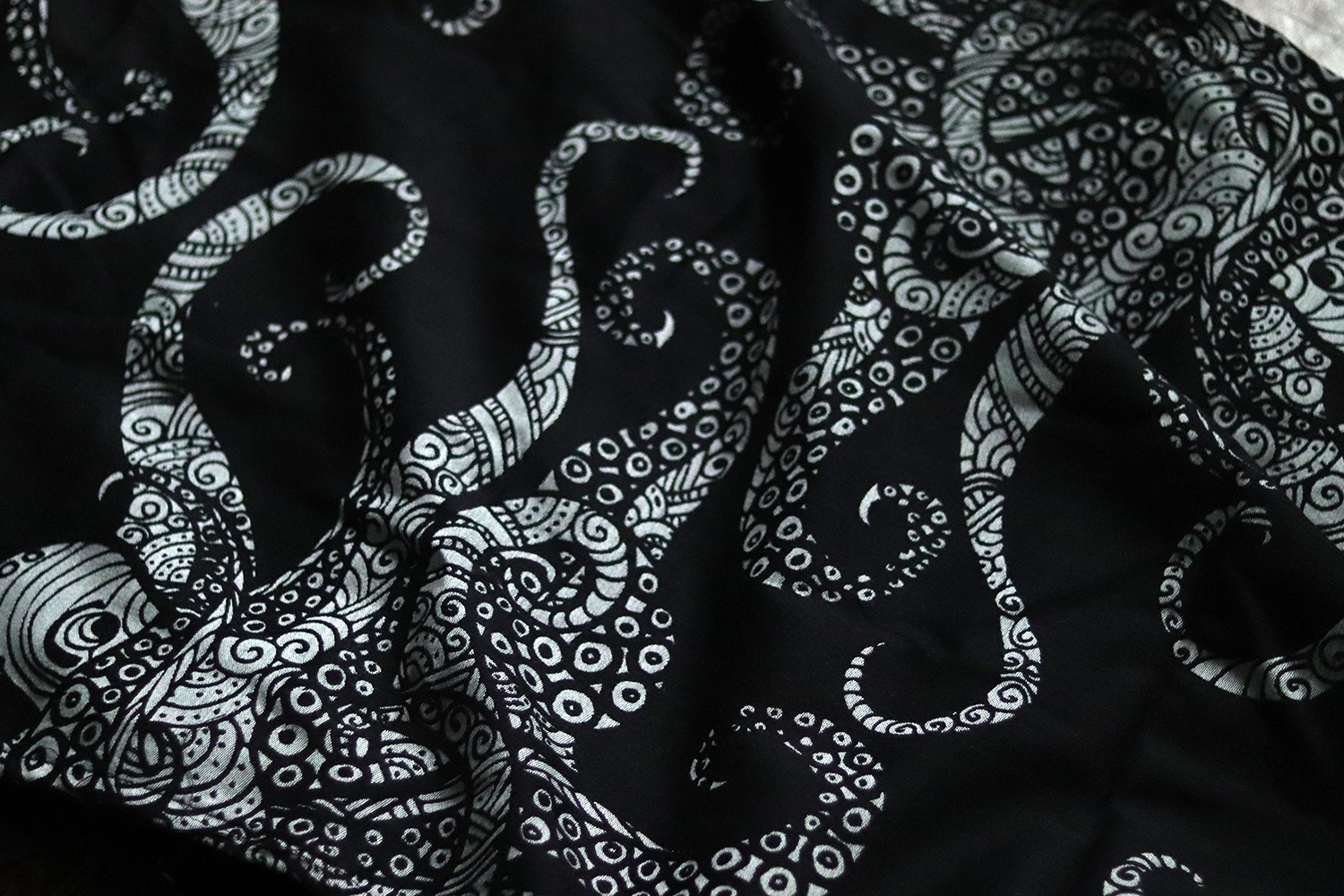 Luluna Slings Kraken Moonlight Wrap (mulberry silk, wool) Image