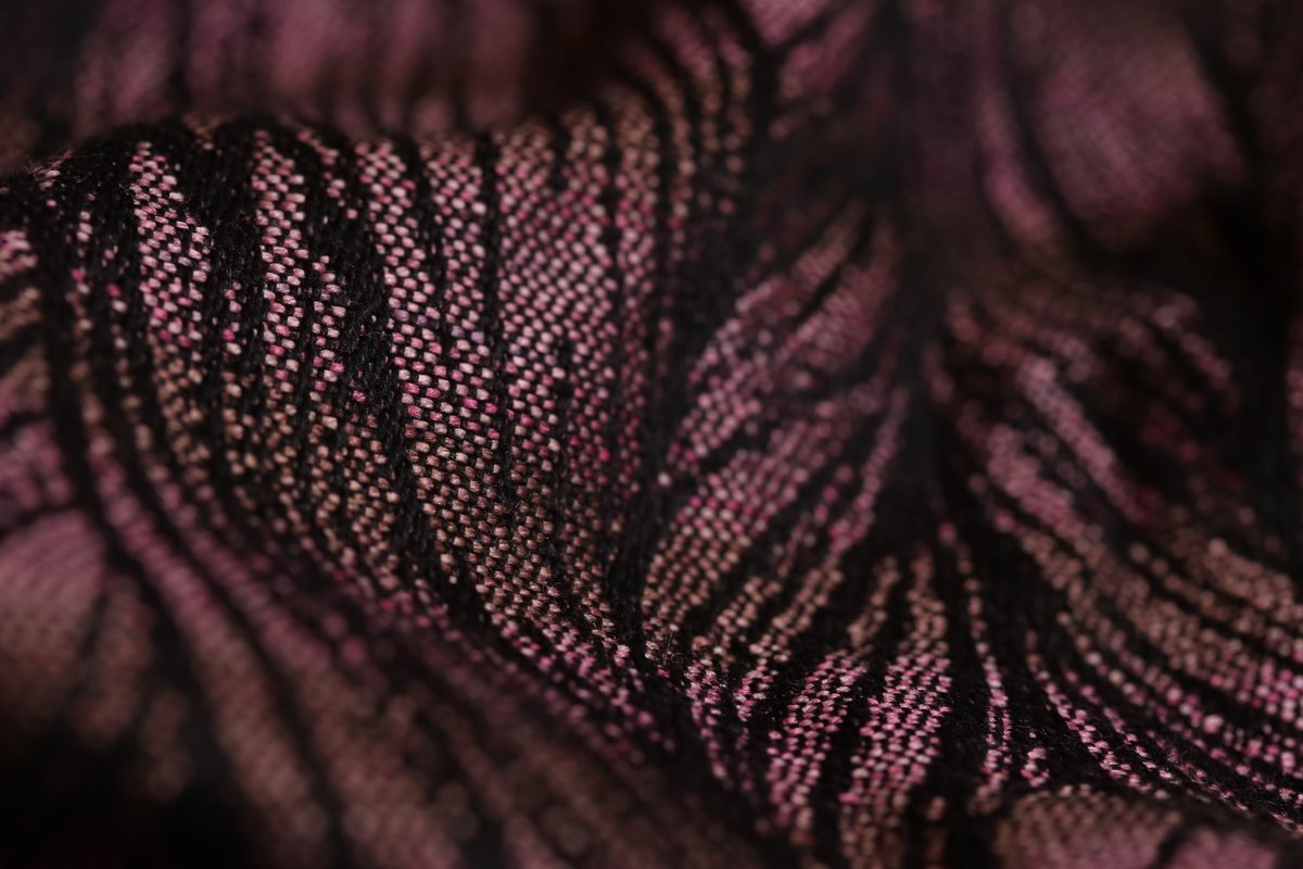 Neisna Rapunzel Hot Berry Wrap (silk, merino, seacell) Image