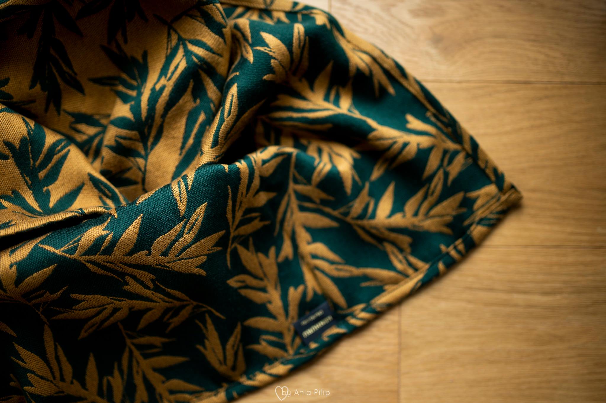 Kenhuru Sling OLIVE GLOSSY FOREST Wrap (cashwool, mulberry silk) Image