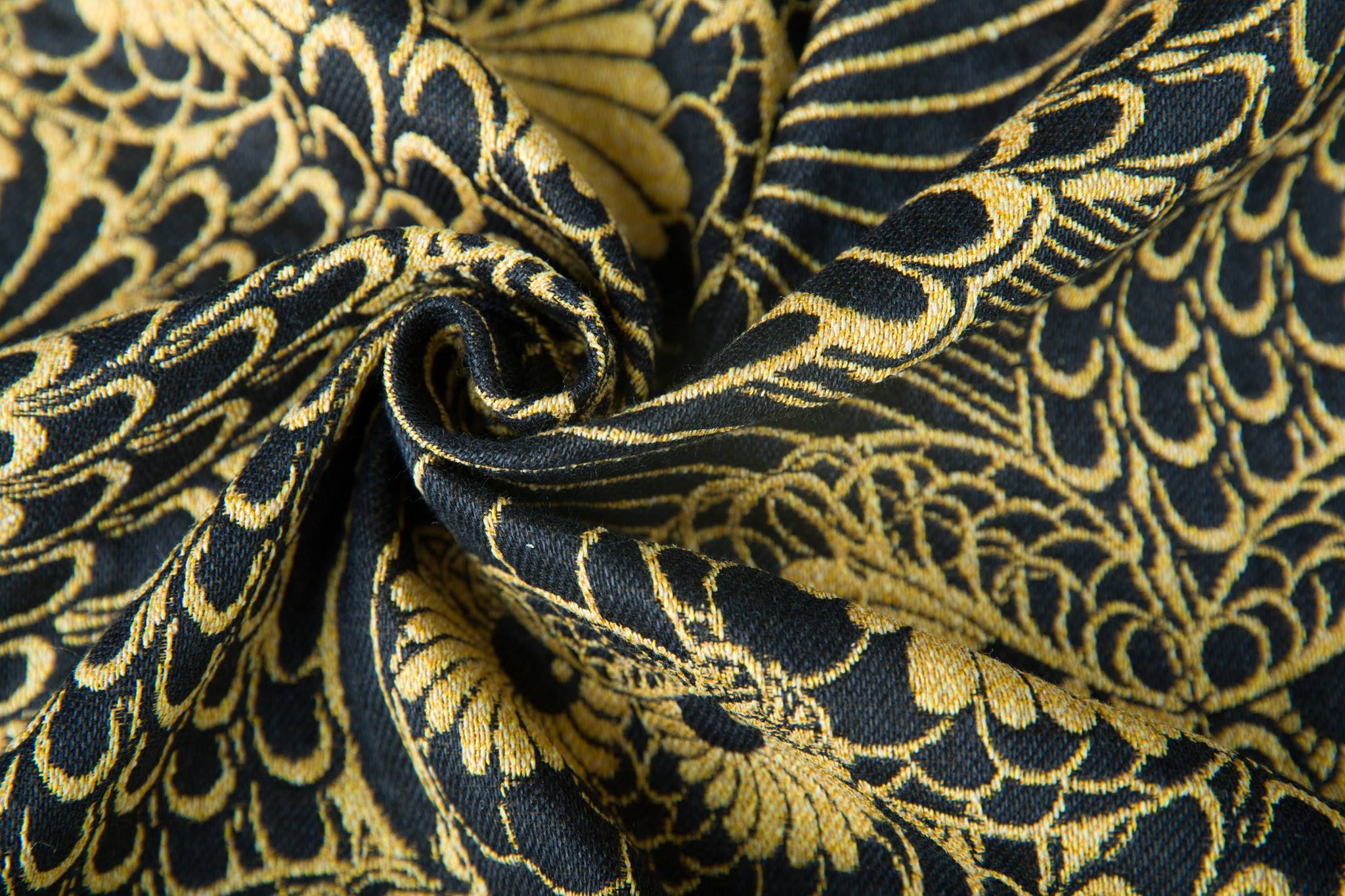 Linuschka Owls Golden Globe Wrap (japanese silk, alpaka, mulberry silk) Image