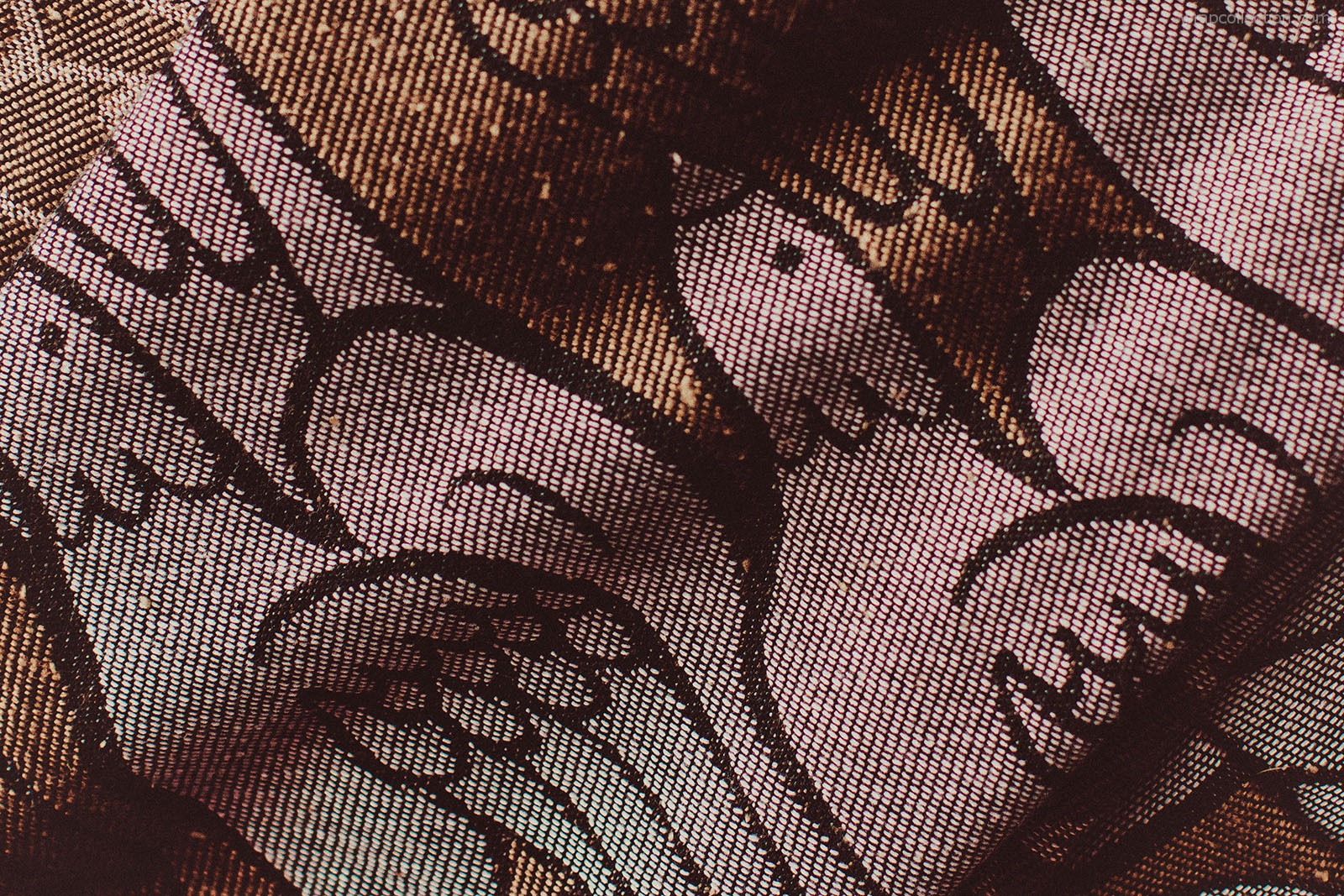 Mokosh-wrap Doves of Peace Nougat Wrap (cashmere, silk, fox) Image