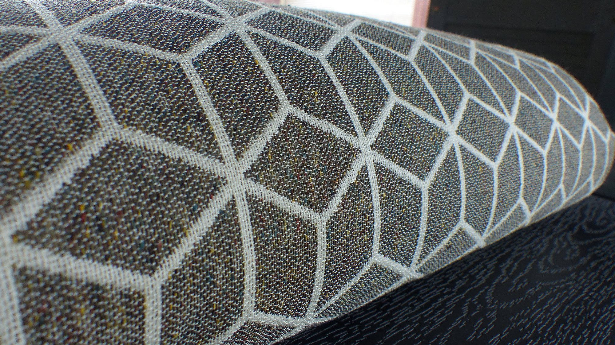 Maisaa Slings Rhombi Rebelious Bella (merino, bourette silk, tussah) Image