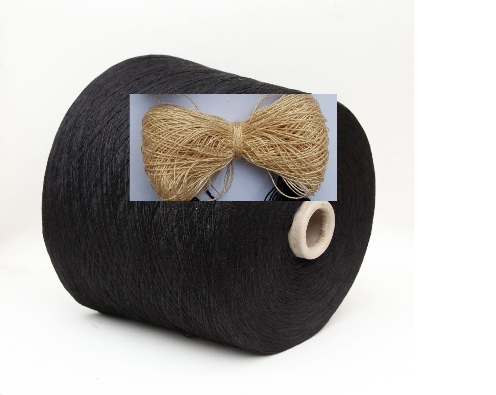 Mokosh-wrap Thistle Black and gold Wrap (pearls, merino, cashmere) Image