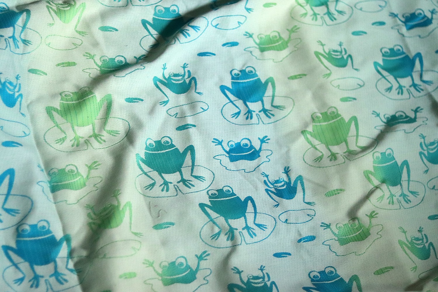 Lolly Wovens FROGS MORNING HAZE Wrap  Image