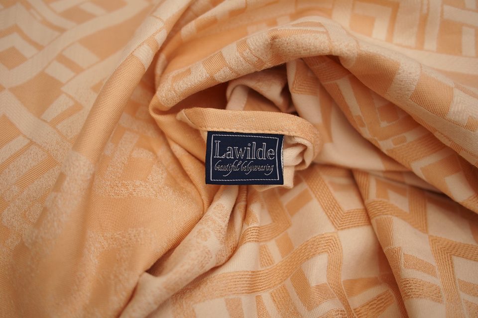 Lawilde Chrysler Giant Peach Wrap (merino, mulberry silk) Image
