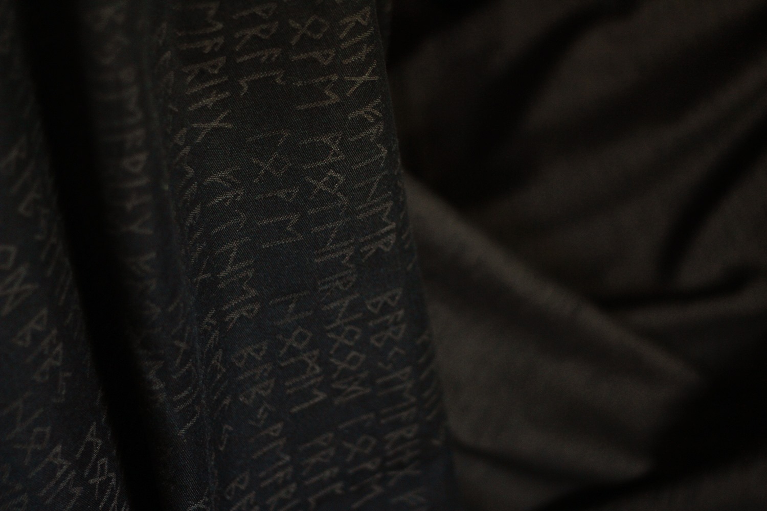 Luluna Slings Runes Heban Wrap (merino) Image