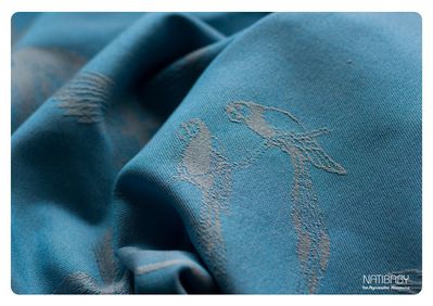 Tragetuch Natibaby parrots ARA GREY/BLUE with silk (Seide) Image