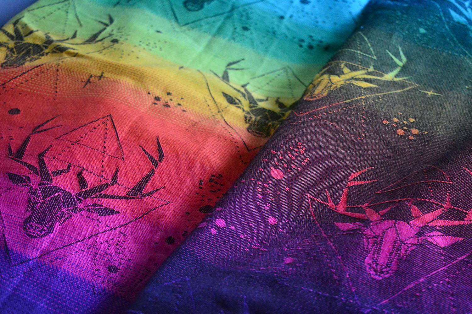 Luluna Slings Geo Deer Fall in Rainbow Wrap  Image