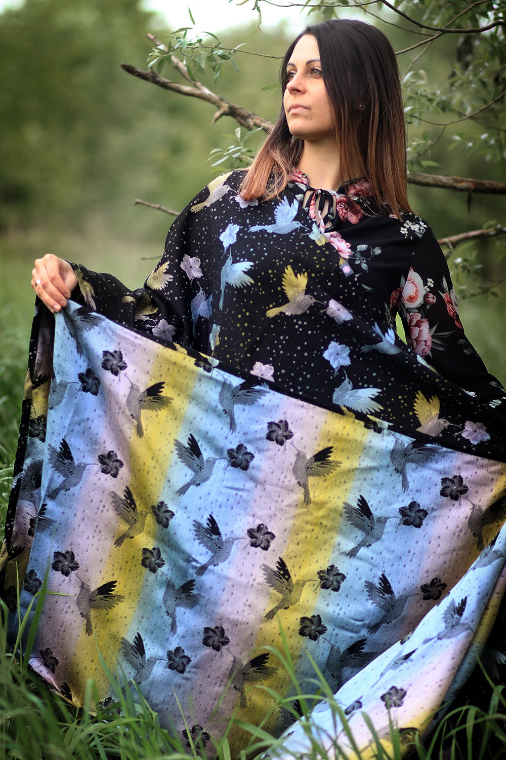 Lolly Wovens HUMMINGBIRD EXOTIC BEAUTY  Wrap (tencel) Image