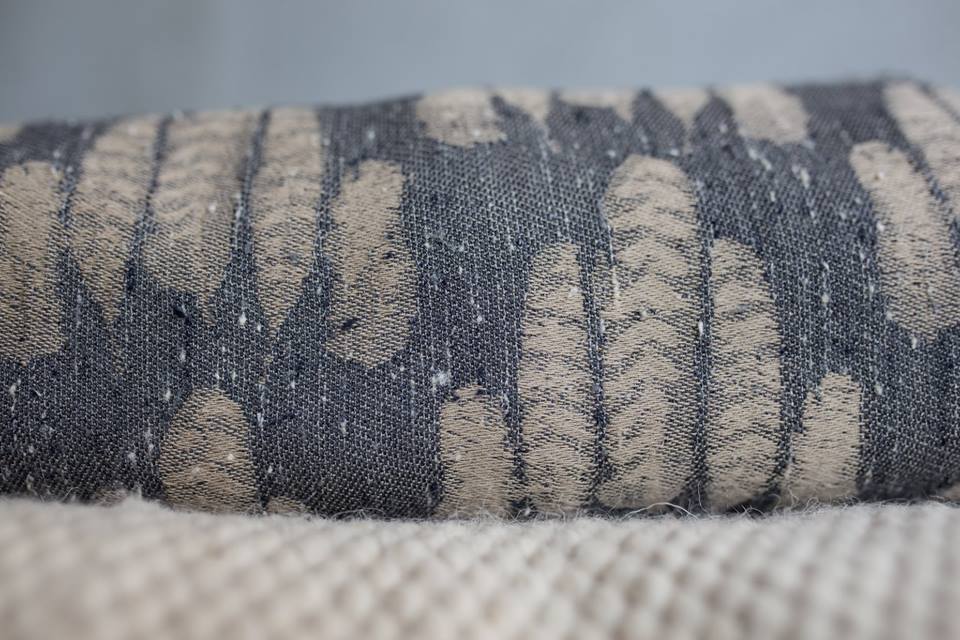 Sling Studio Falling Feathers Kiwi Wrap (tussah, seacell) Image