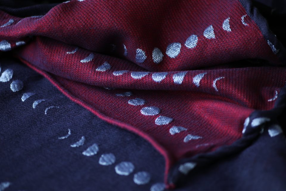 Solnce Phases moon Phases Cold Moon (merino, mulberry silk) Image