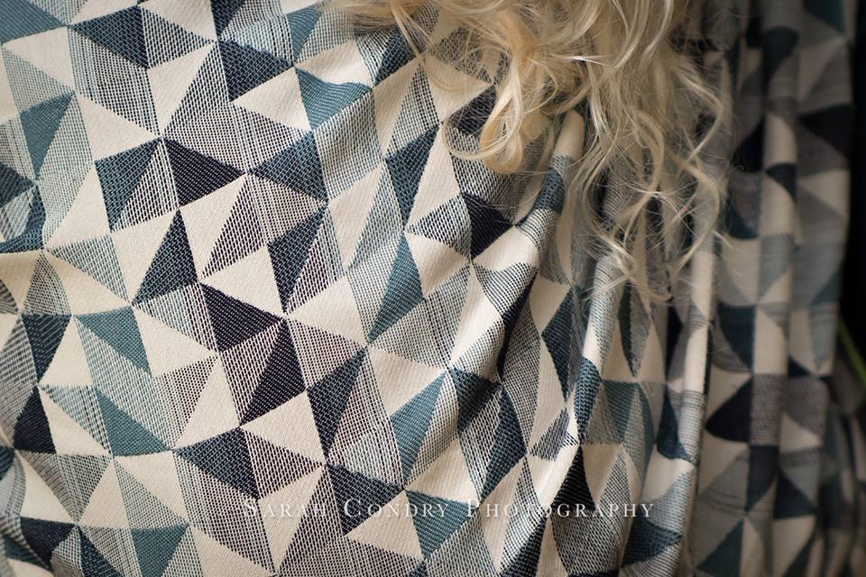 Woven Wings Triangles Banquo Wrap (merino) Image