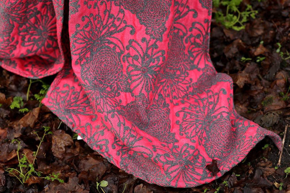 Yaro Slings Chrys Puffy Grey Pink Wool Glam Wrap (wool, glitter) Image