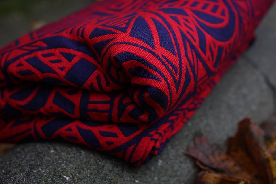 Yaro Slings Urban Geo Contra Dark-Violet Red Wool Wrap (wool) Image