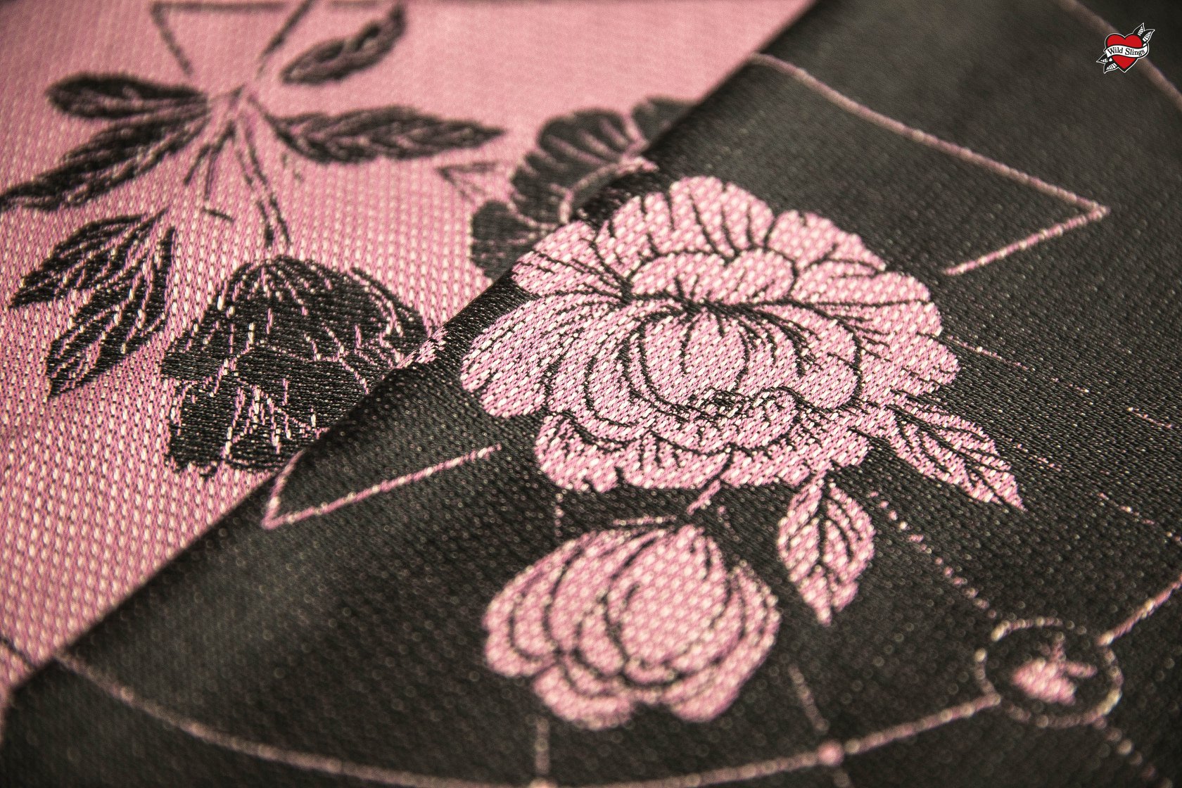 Wild Slings True Love Pétale de Rose Wrap (bamboo, rose fiber) Image