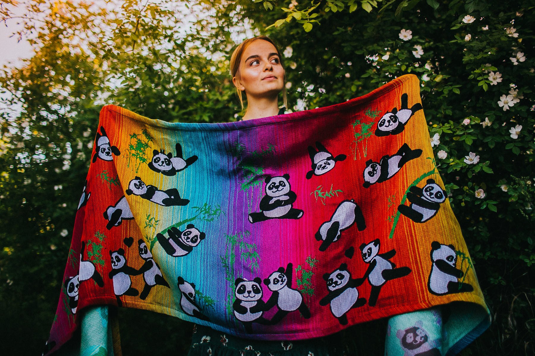 ROAR Panda – Party all together Wrap  Image