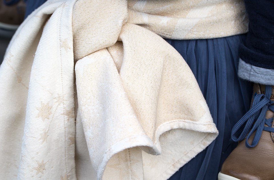 Lovaloom Astra Fairy Dust Wrap (bourette silk, polyester, polyamide) Image